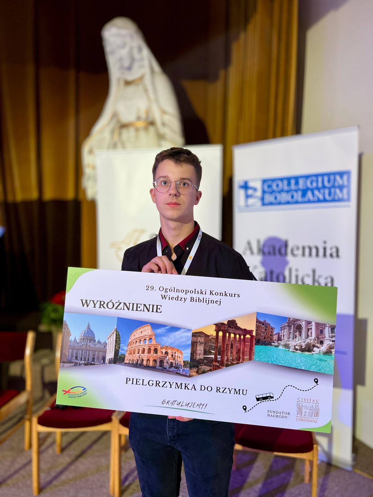 Zdjęcie Konkurs Biblijny 2025 (6)f6f619e2-ccf2-4ebb-b9e1-33a05c3edad9.jpg w galerii Uczeń II LO laureatem w Ogólnopolskim Konkursie Biblijnym